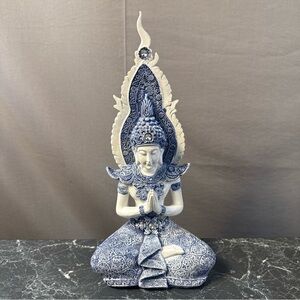 Buddha Praying Statue  Made Of Resin